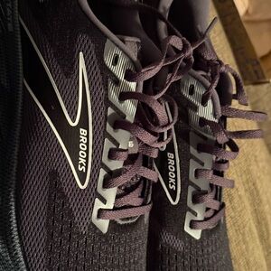 Brooks Men's Black Athletic Shoes